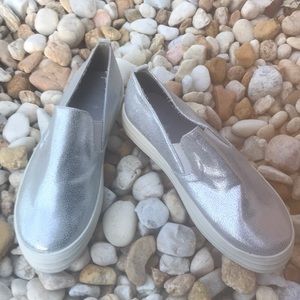 Juicy Couture Silver Slides